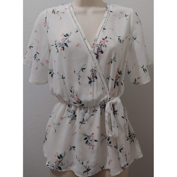 Sienna Sky Floral Print Wrap Blouse Top Crochet Trim White Size Small - Picture 1 of 7